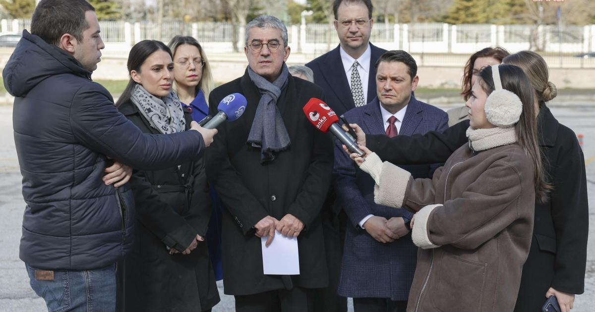 CHP, 11’inci Yargı Paketini AYM'ye Getirdi - Hakaret Suçları için Yasaların Objektif Olması