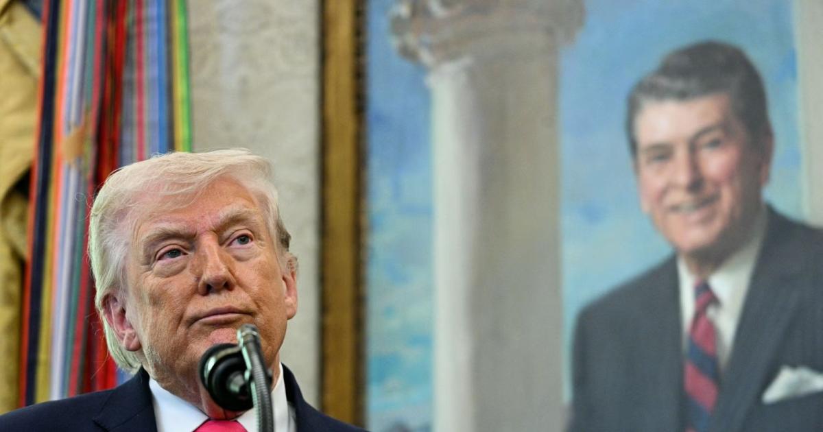 Trump'ın Onay Oranı Yeni Düşme Seviyesine Gerildi