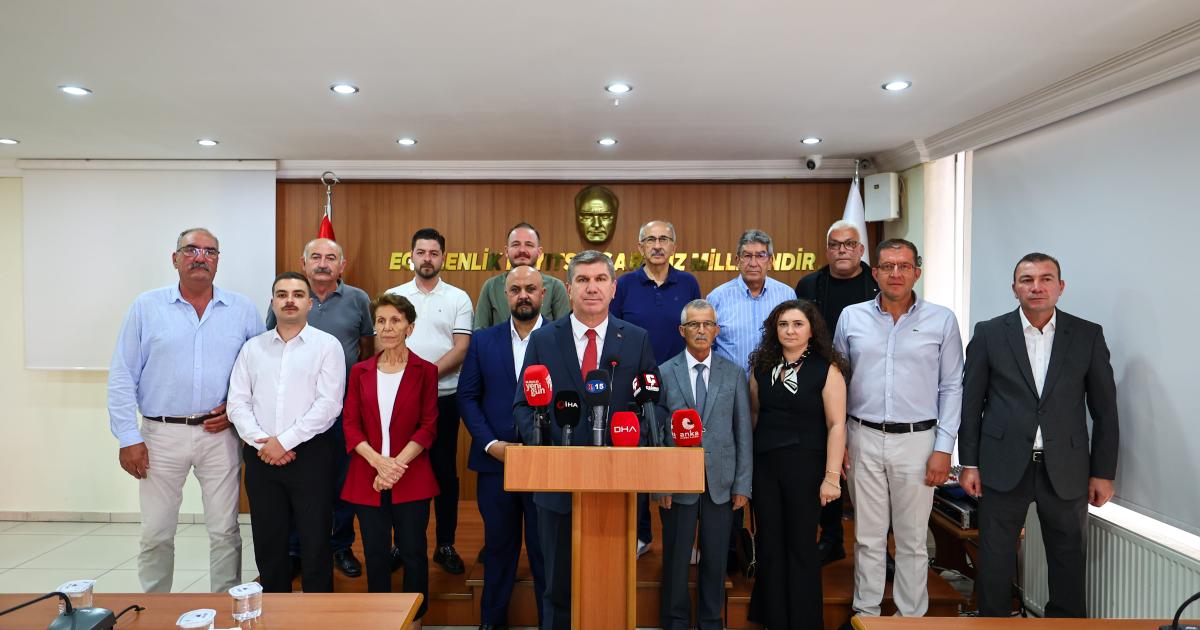 Burdur Belediye Başkanı Ercengiz ve 15 meclis üyesi CHP'den istifa ederek YENİ Parti'ye katıldı