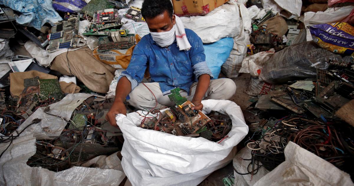 'Çılgın' bakterilerin elektronik atıklarından metaller çıkarmasına öncülük etti