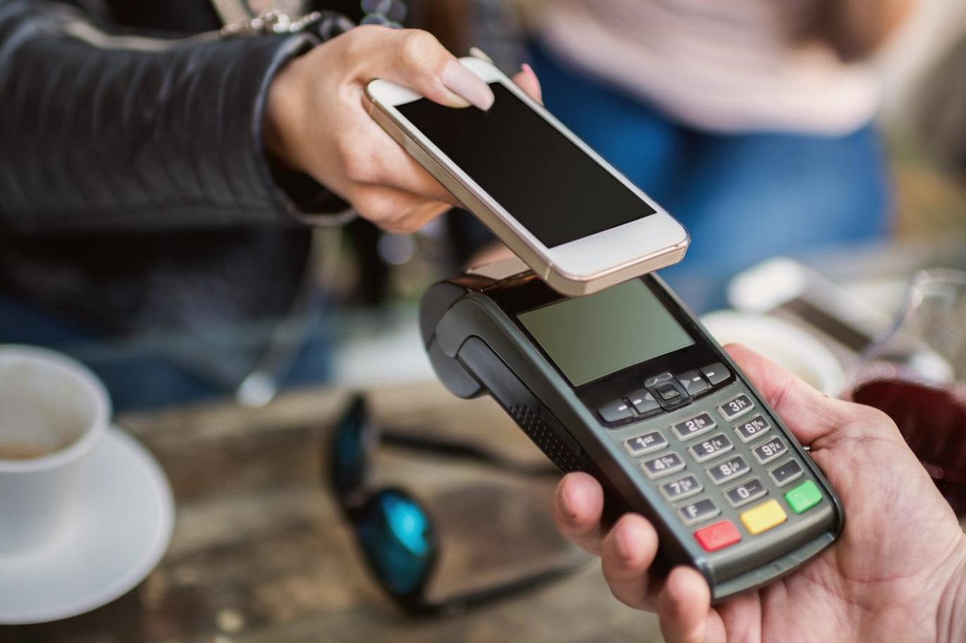 Payment телефон. Cashless payments. Телефон в кредит. Cashless Society. Phone credit.