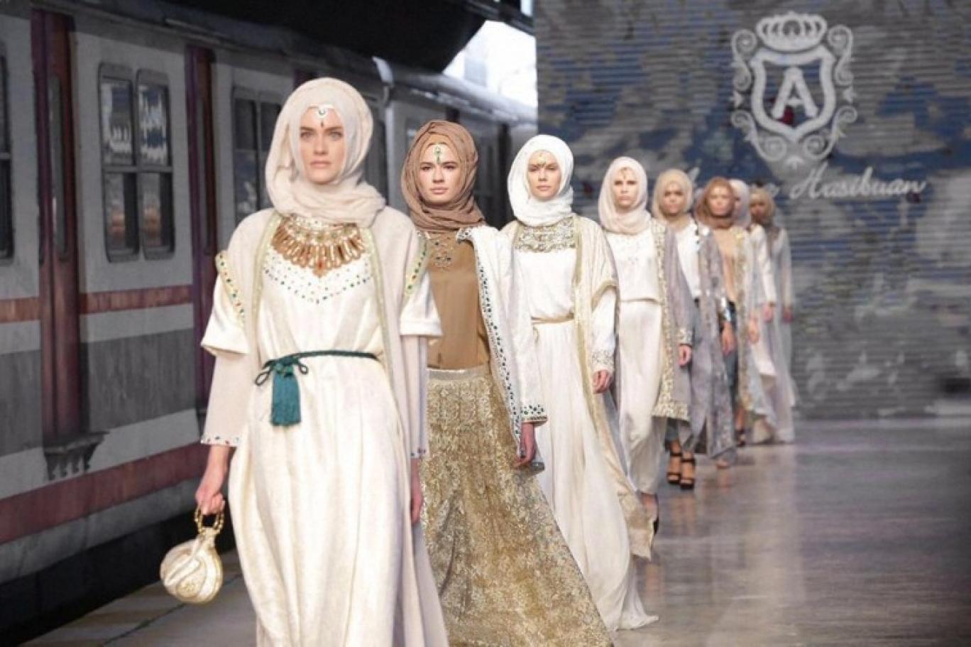 Muhafazakar Moda Nedir Ve Neden Ana Akim Olmaya Basladi Independent Turkce