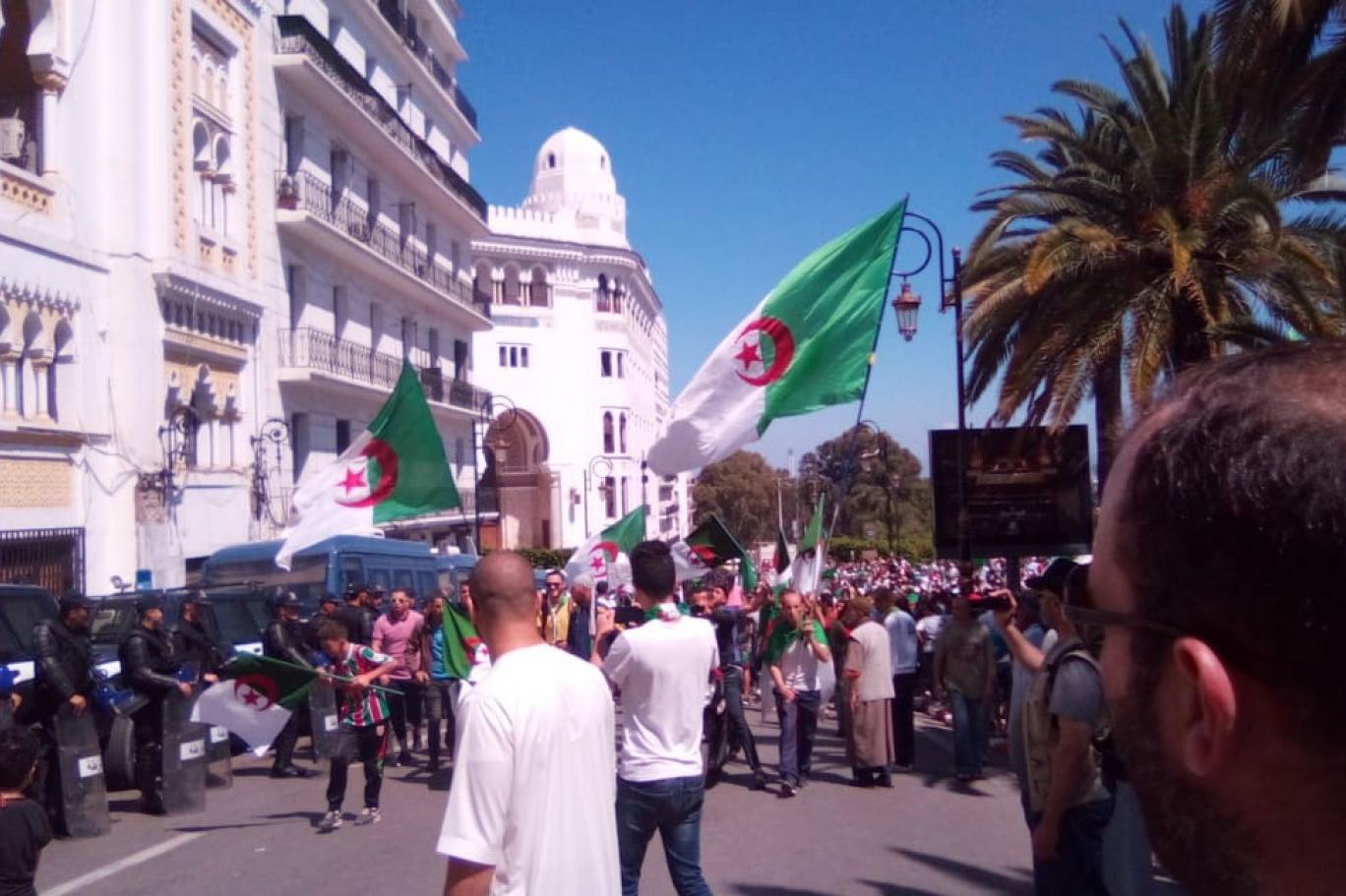 Cezayir De Fransizca Karsiti Kampanya Independent Turkce