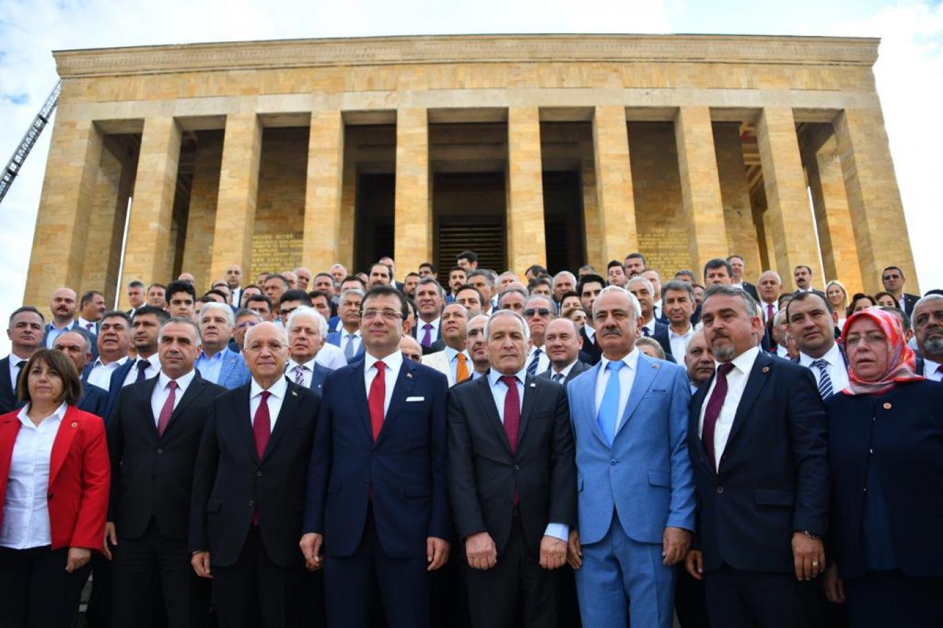 imamoglu ikinci kez anitkabir de bu