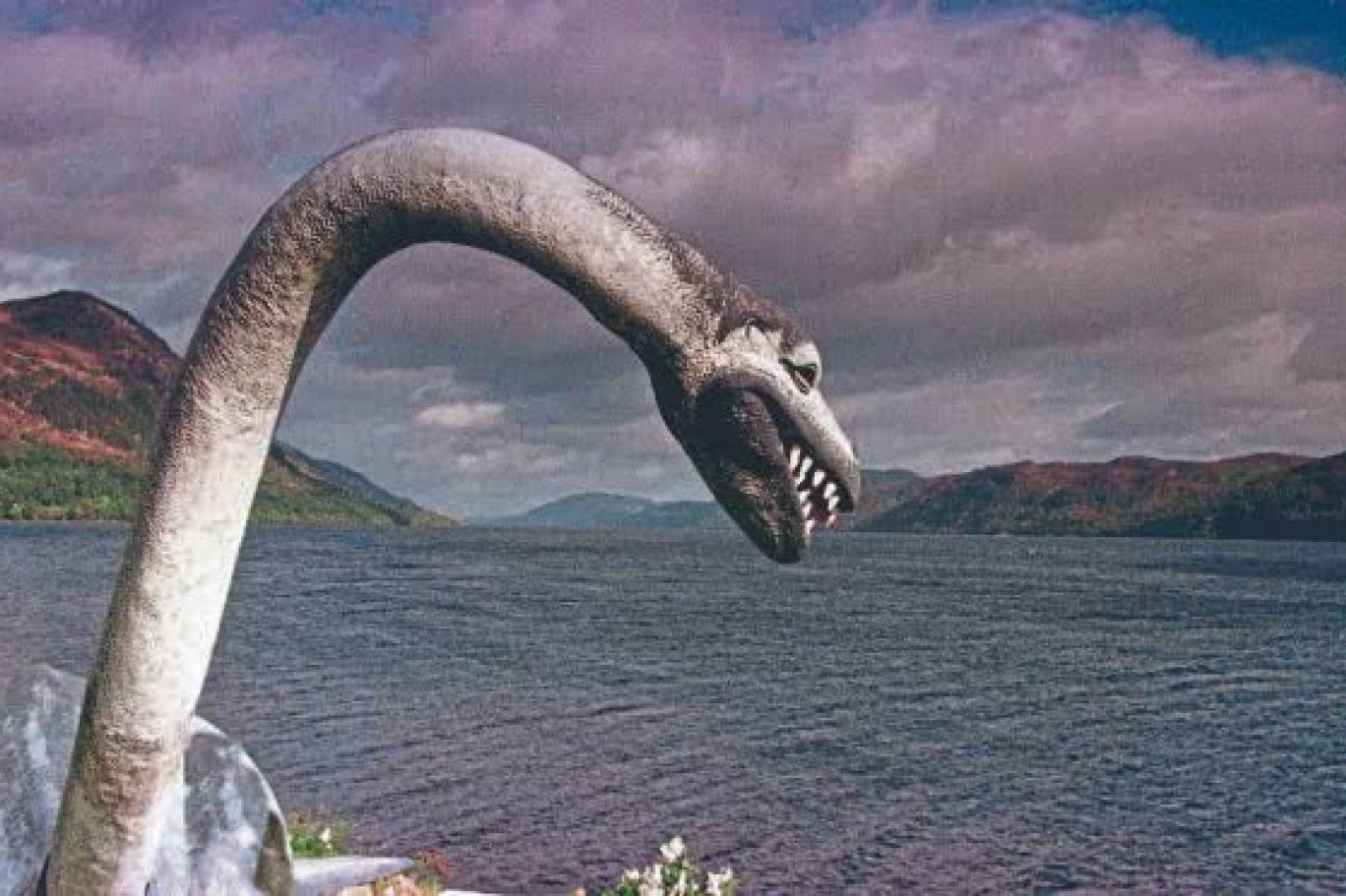 unlu loch ness canavari yilan baligi
