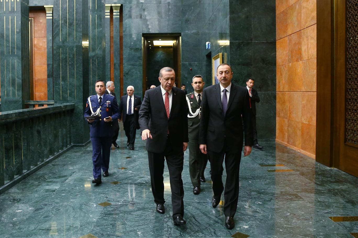 aliyev ab turkiye yi musluman diye