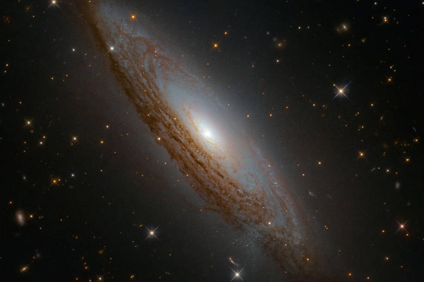 hubble in cektigi buyuleyici fotograf