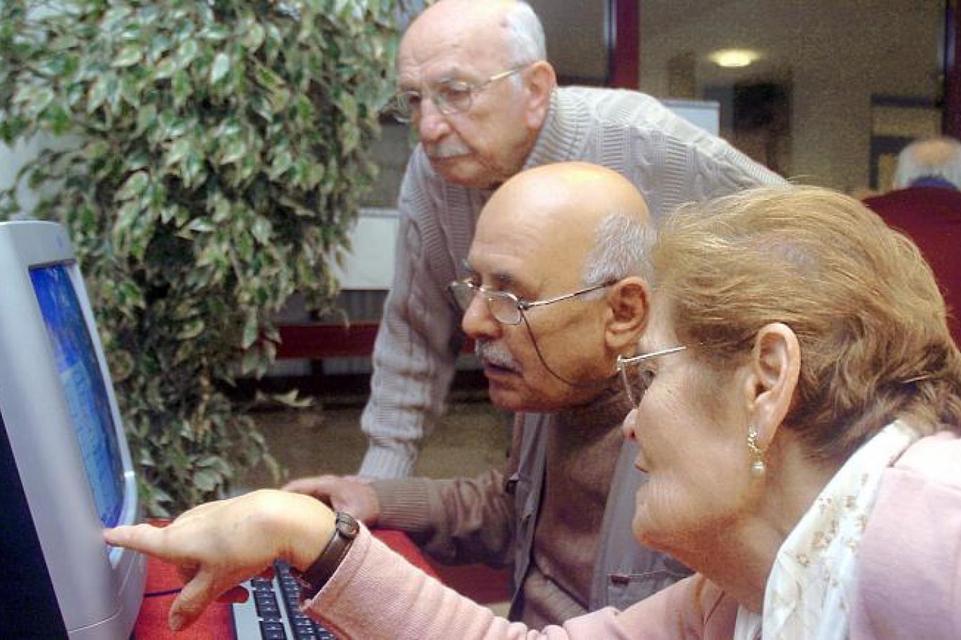 yaslilar dijital cagin gocmenleri orta
