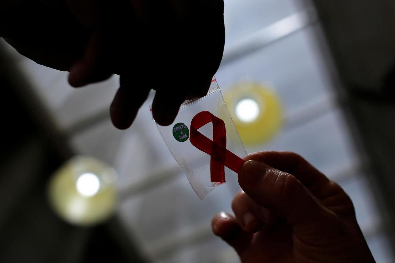 Kirmizi Kurdele Istanbul Dan Hiv Ile Yasayanlara Koronavirus Bilgilendirmesi Independent Turkce