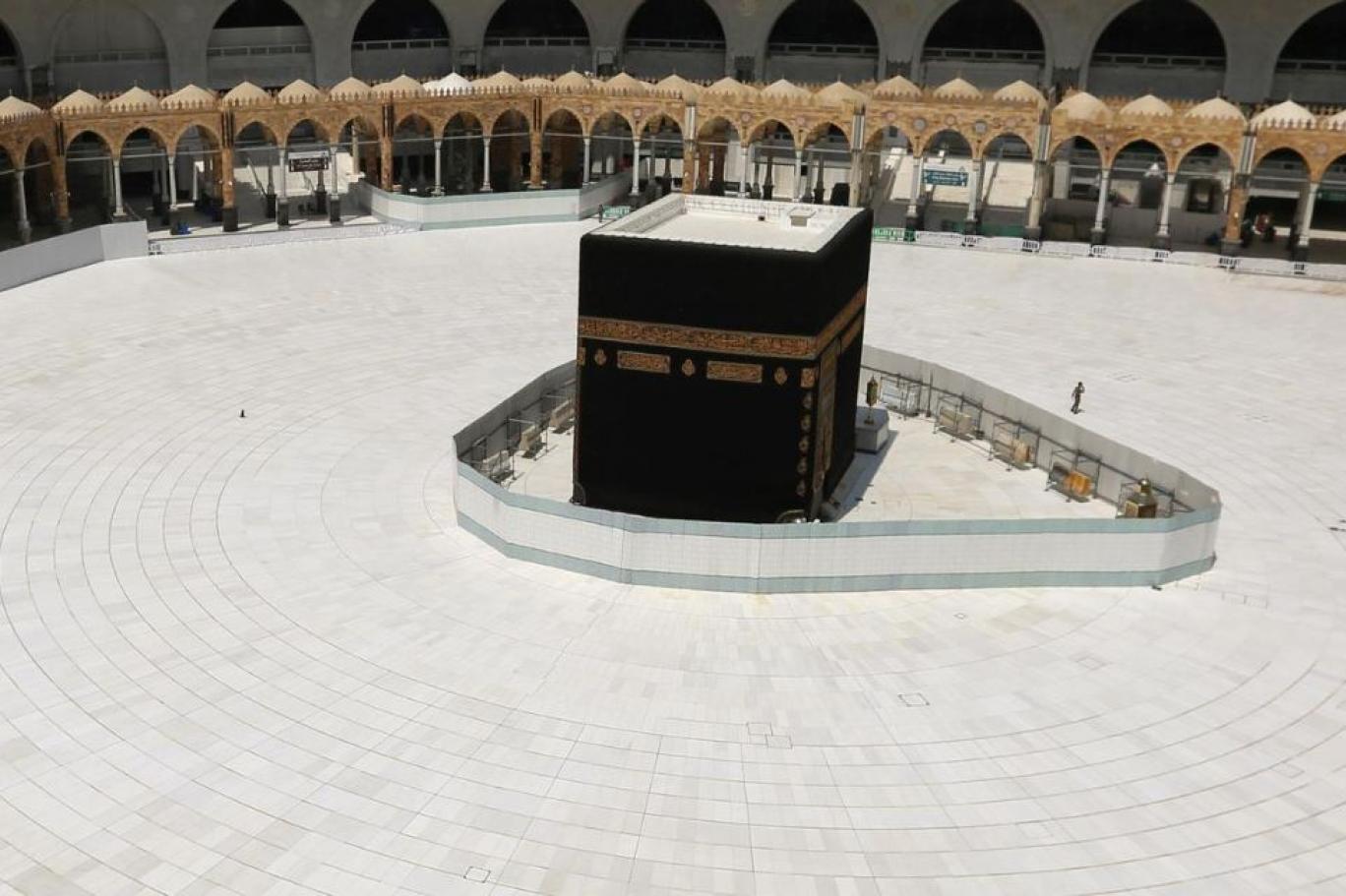 Kabe Ve Mescidi Nebevi Namaza Kapatildi Independent Turkce