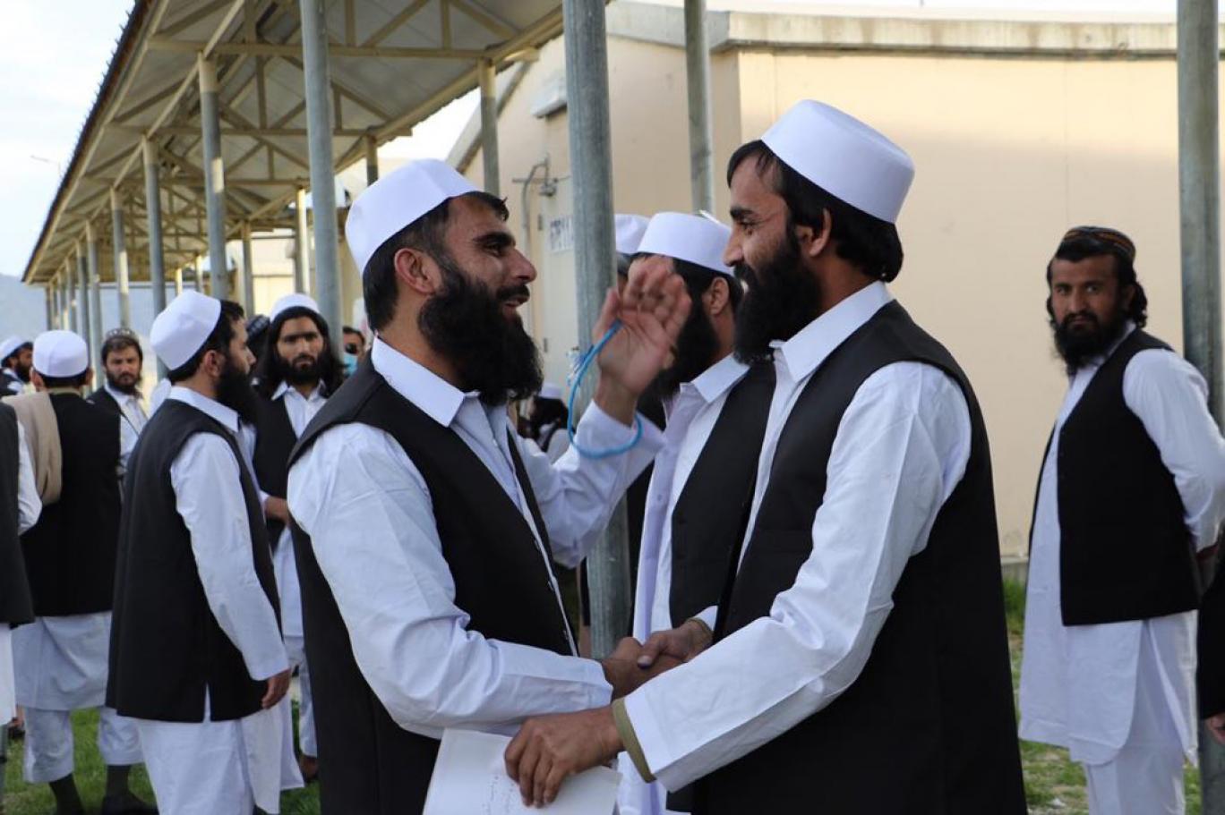 afganistan 100 taliban tutuklusunu