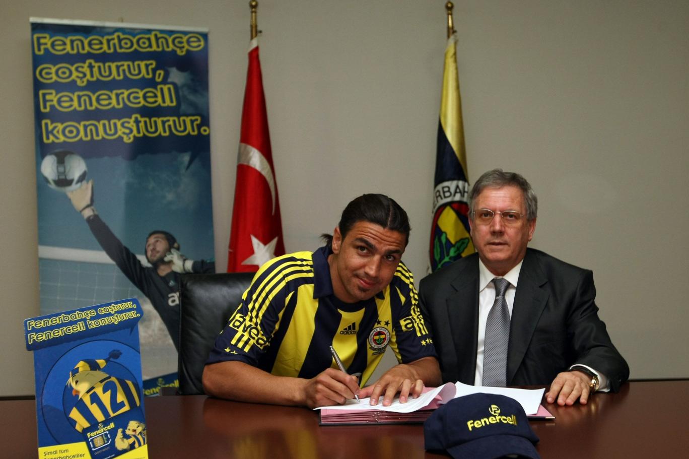 Topuz Iki Kulubu Karsi Karsiya Getiren Transfer Surecini Anlatti Besiktas Bana Fenerbahce Ise Kayserispor A Daha Fazla Para Teklif Etti Independent Turkce