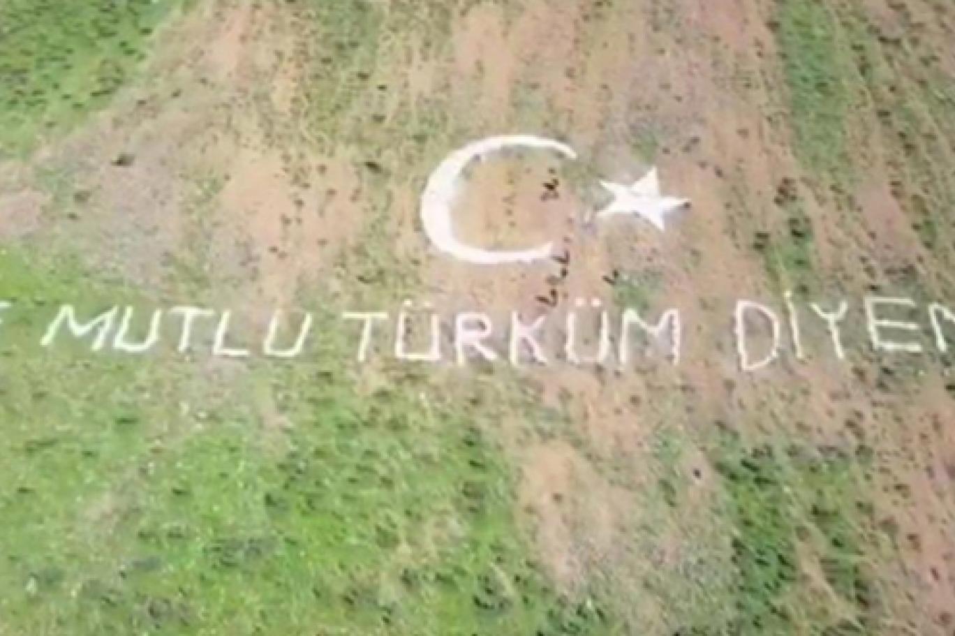 ne mutlu turkum diyene