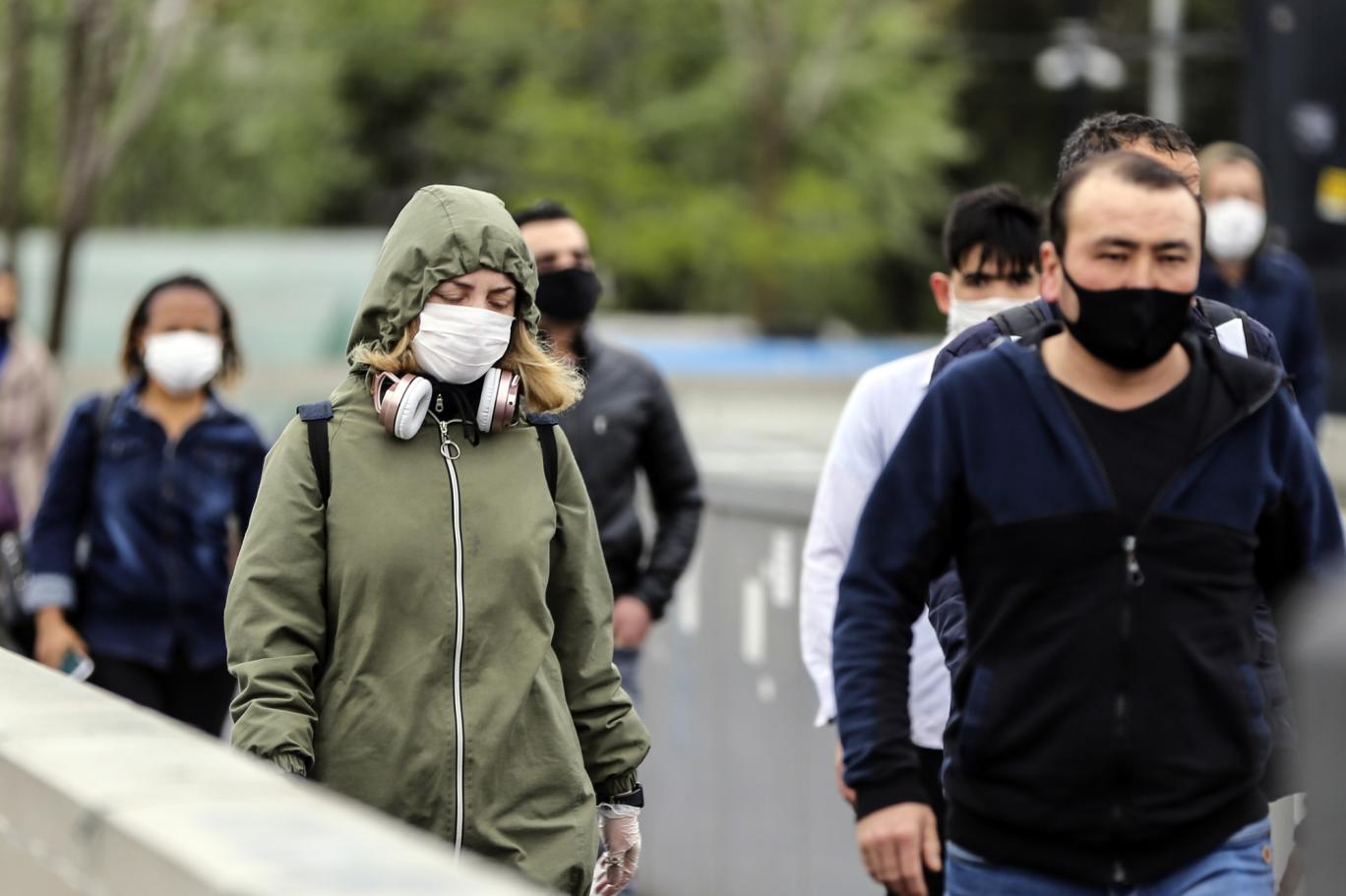 Bir ilde daha evden çıkıldığı andan itibaren maske takma zorunluluğu |  Independent Türkçe
