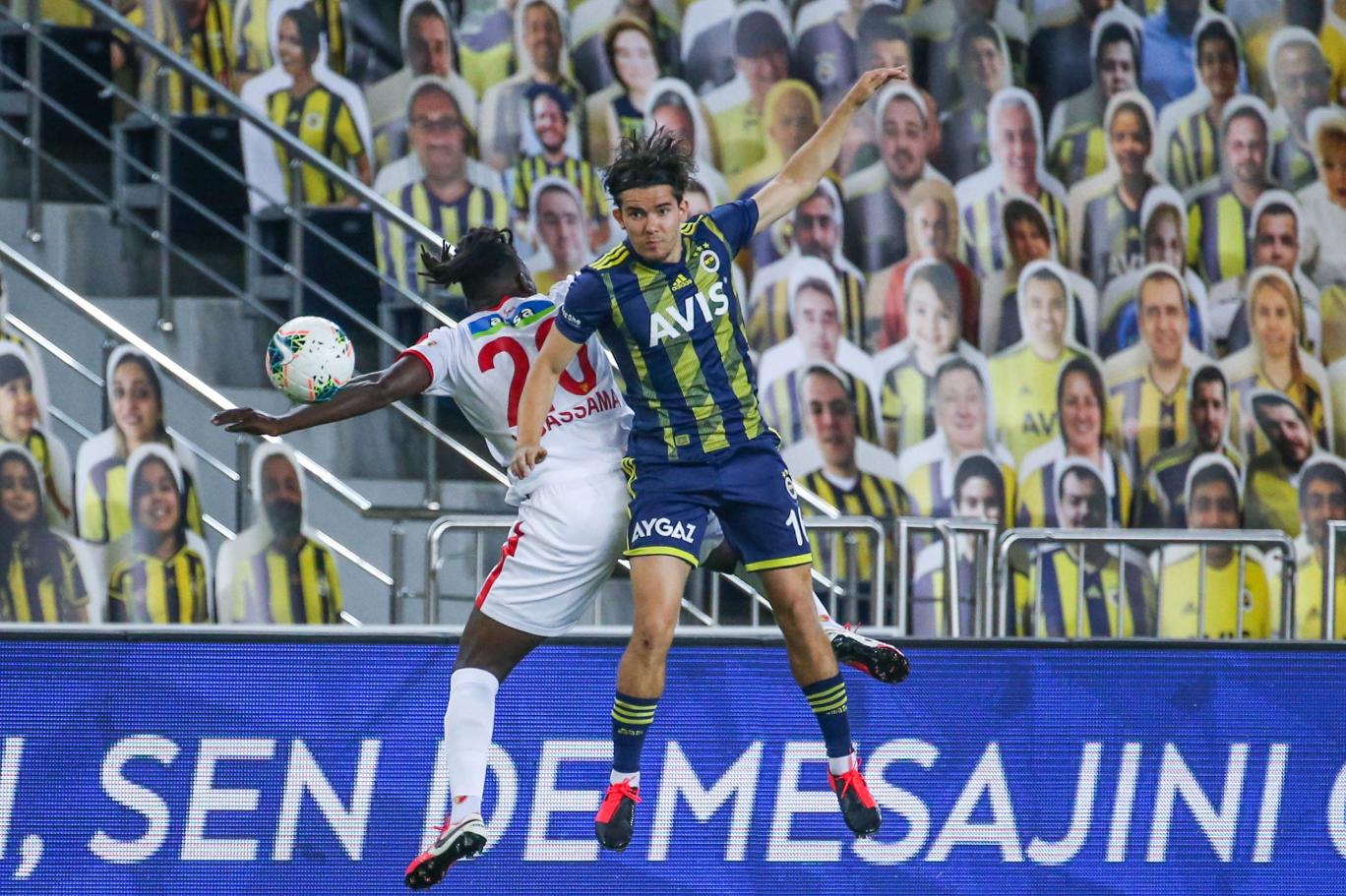 Fenerbahce Evinde Konuk Ettigi Goztepe Yi 2 1 Maglup Etti Independent Turkce