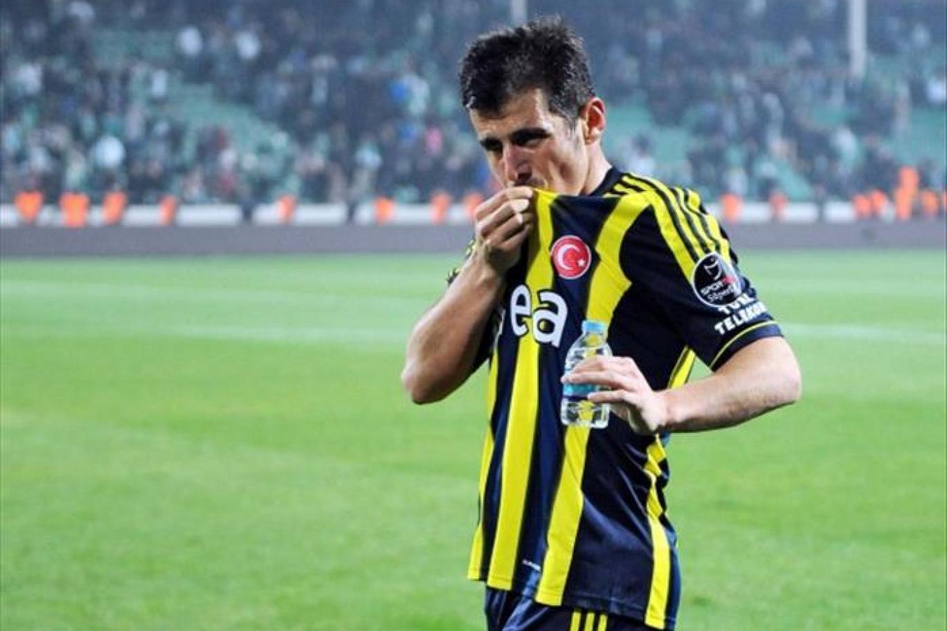 Fenerbahce De Bir Donem Sona Eriyor Emre Belozoglu Kariyerinin Son Macina Cikmaya Hazirlaniyor Independent Turkce