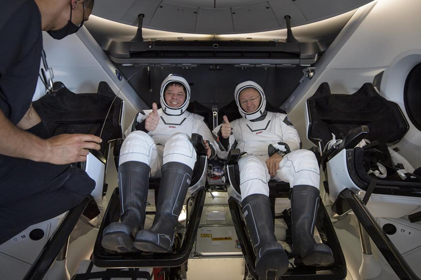Nasa Astronotlarinin Spacex Araciyla Denize Inisi Uzay Yolculugunun Gelecegini Nasil Degistirdi Independent Turkce