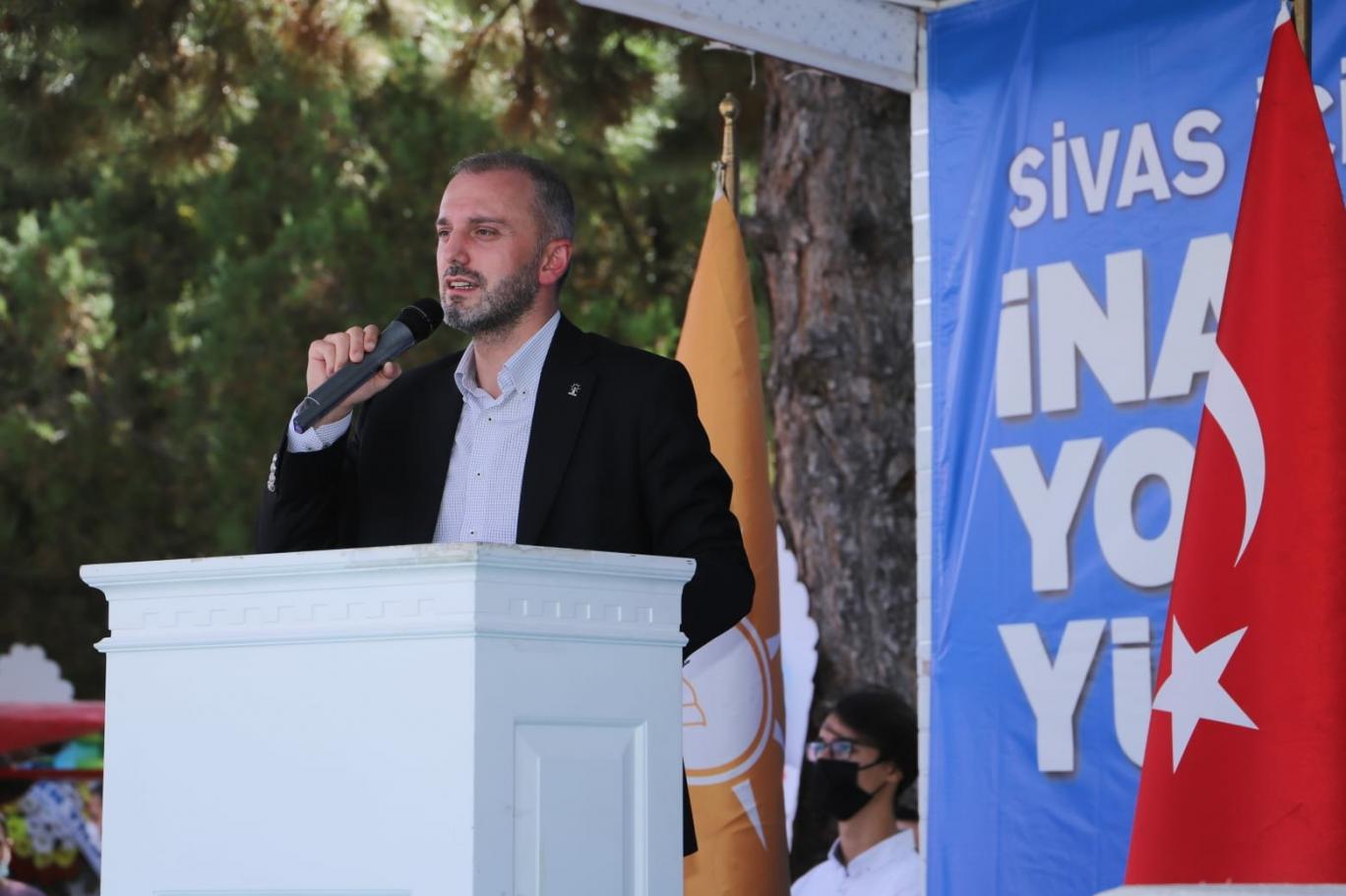 ak parti li kandemir cay bahcesinde