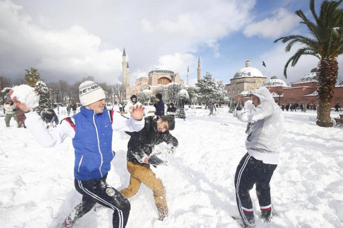Бывают ли зимние. Зима в Турции. Зимние каникулы. Турция в январе. Зима в Стамбуле.