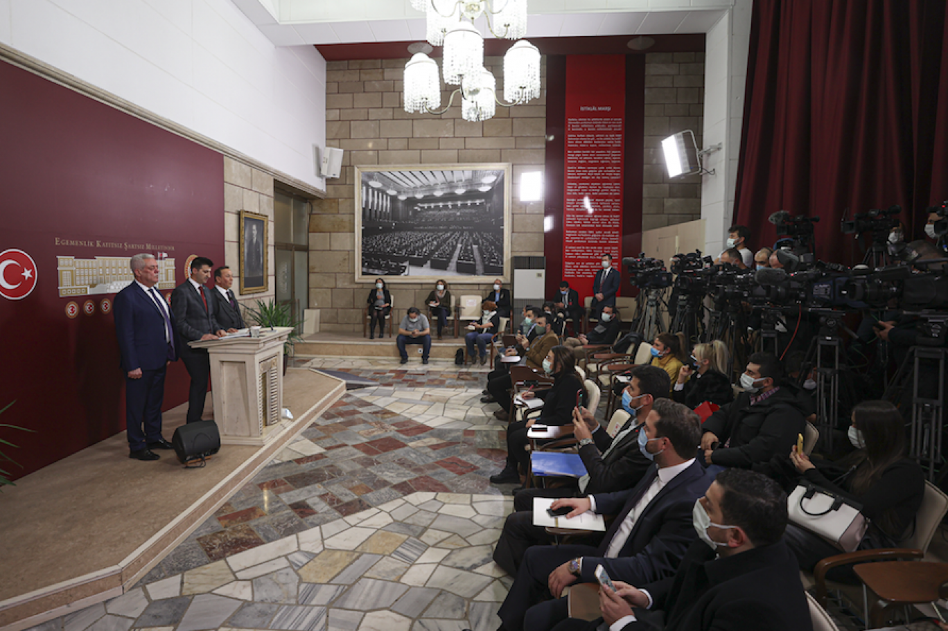 ak parti li isimlerden istifa eden