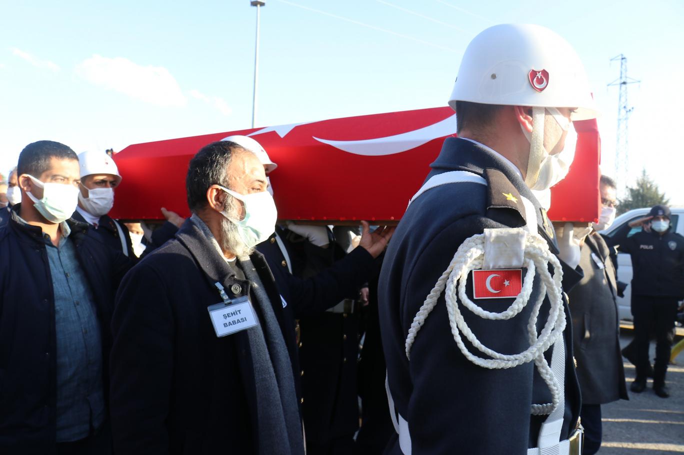 gara da sehit olan askerin babasi bizi