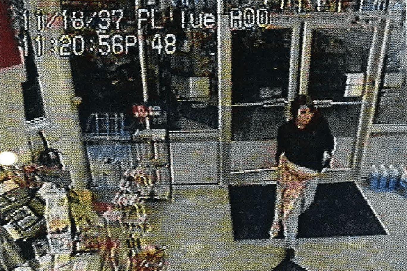bebegini cop kutusuna atan anne 23 yil