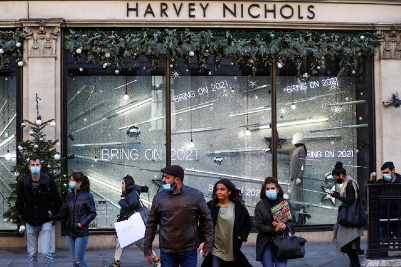 harvey nichols turkiye den cekildi
