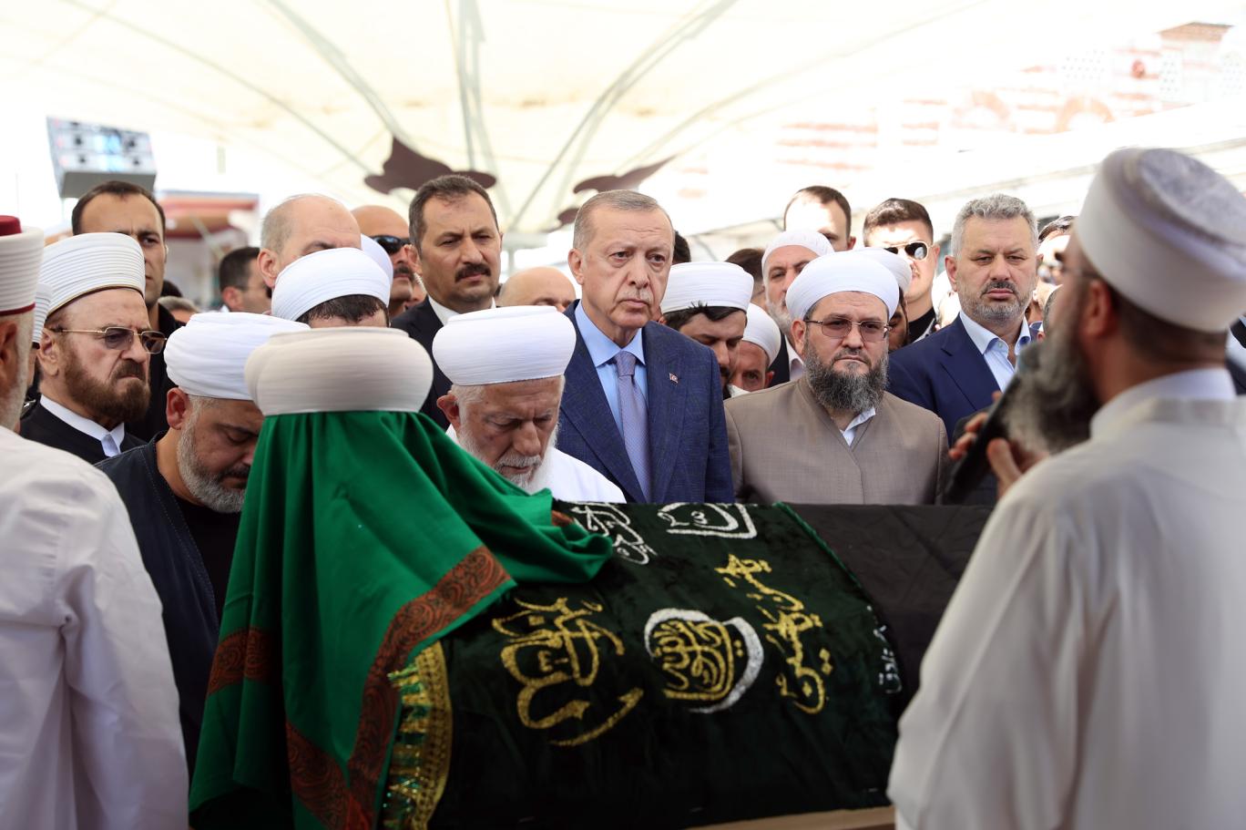 İsmailağa Cemaati lideri Mahmut Ustaosmanoğlu için cenaze töreni düzenlendi | Independent Türkçe
