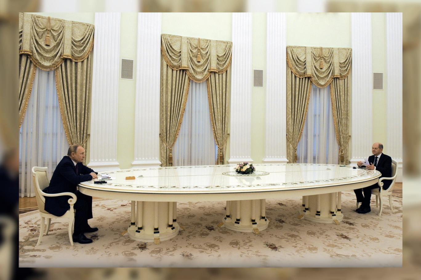 длинный стол путина мемы