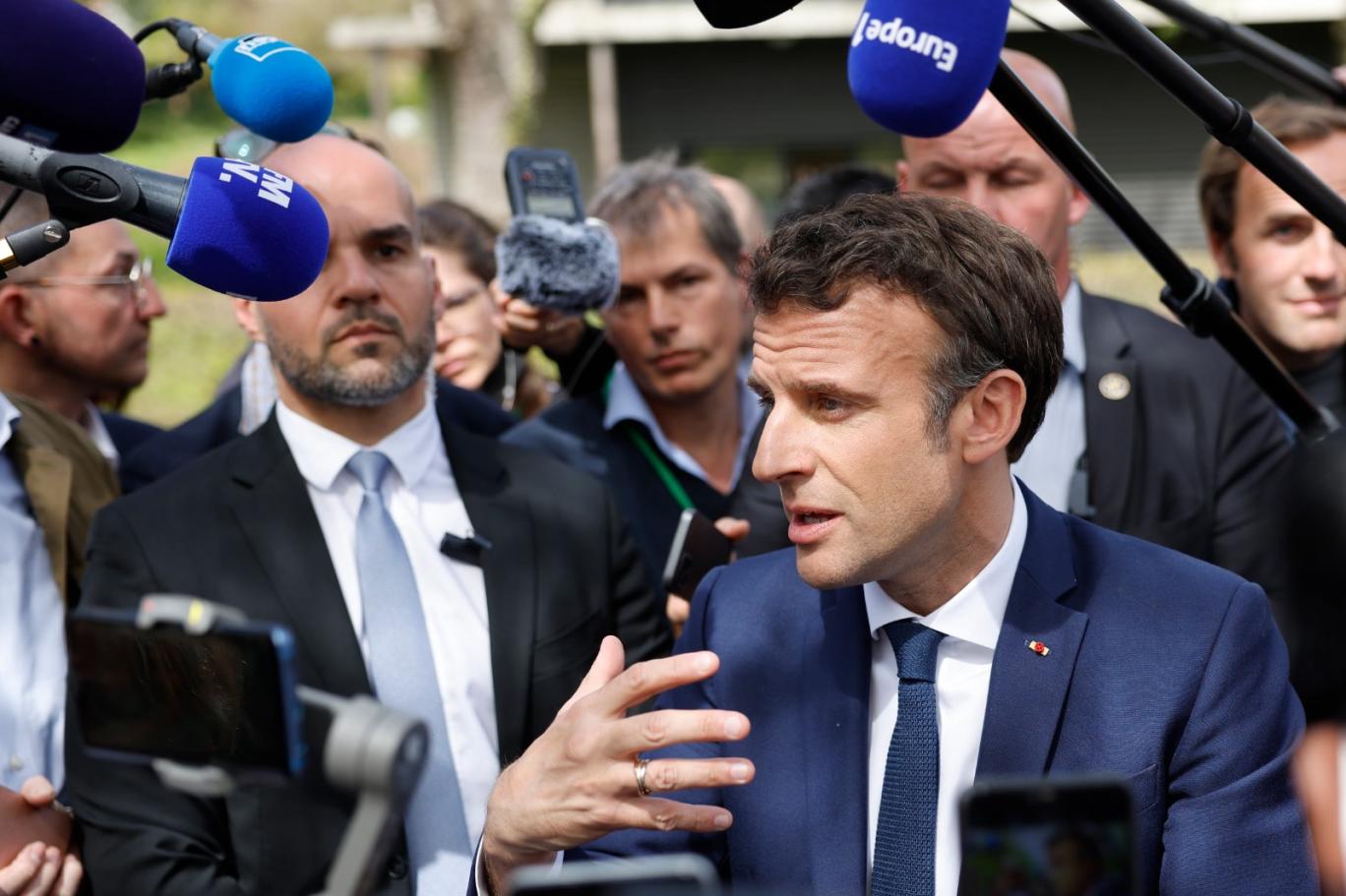 Macron on Trump: "I accept the leaders the people put in front of me"