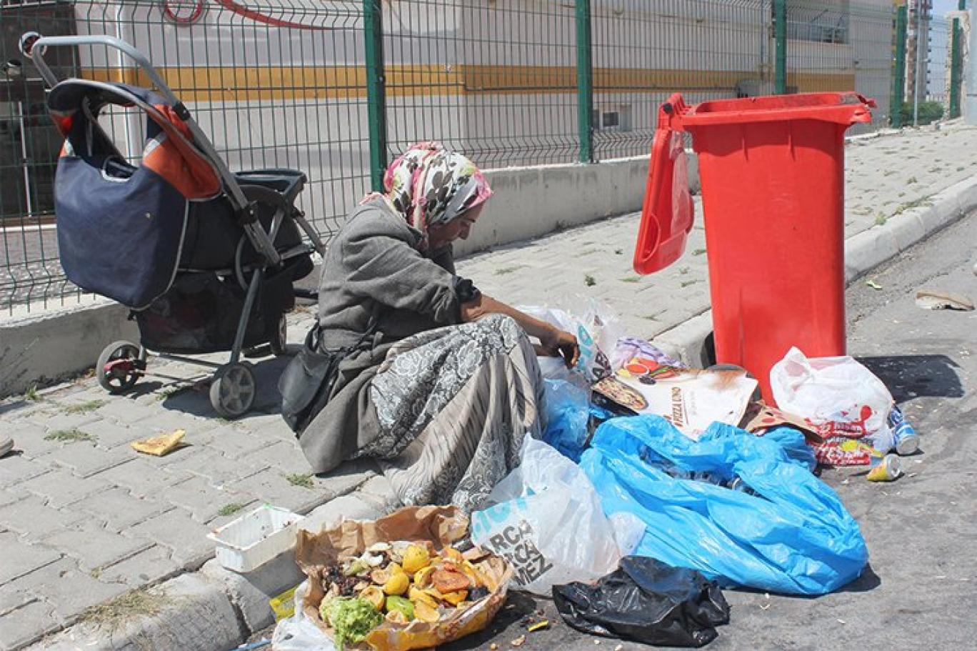 Açlık sınırı 22 bin 565, yoksulluk sınırı 69 bin 681 liraya yükseldi |  Independent Türkçe
