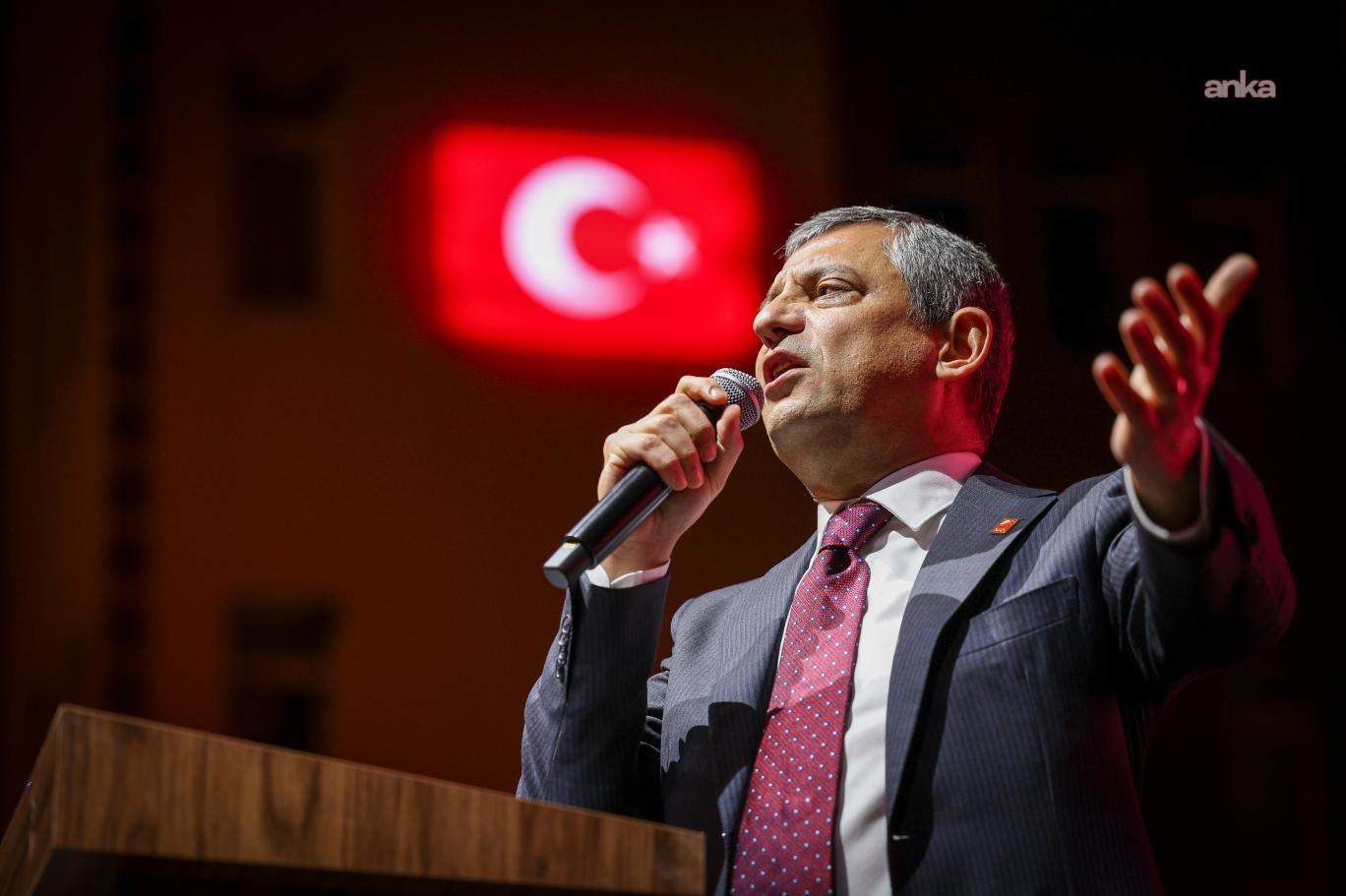 Özgür Özel'den Cumhuriyet Bayramı mesajı: Cumhuriyet daima ileriye bakar |  Independent Türkçe