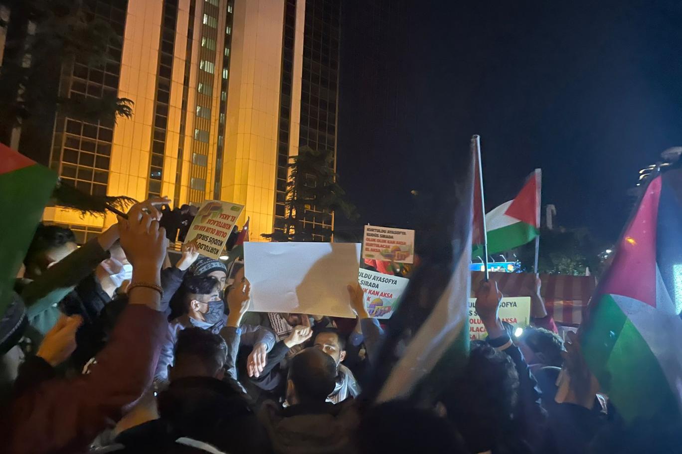 israil baskonsoloslugu onunde mescid i aksa saldirisi bir kez daha protesto edildi independent turkce