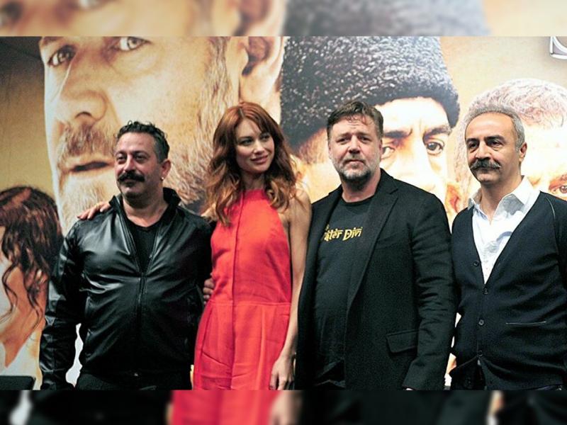 Olga Kurylenko Test Sonucu Pozitif Cikinca Kendini Karantinaya Aldi Independent Turkce