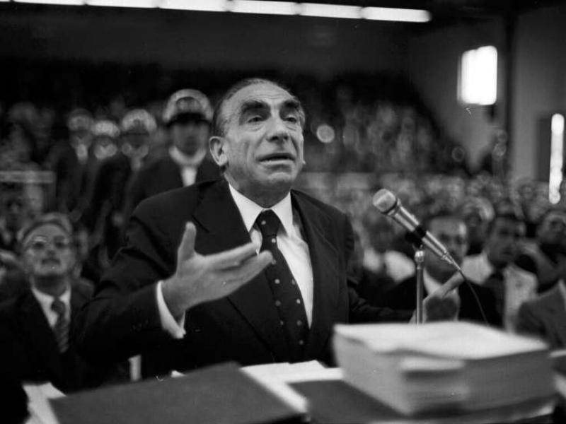 alparslan turkes in cenaze namazini