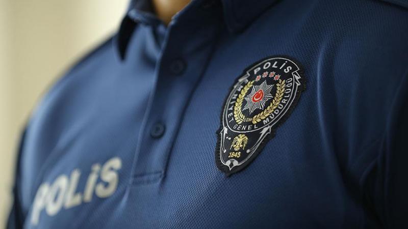 polis AA 