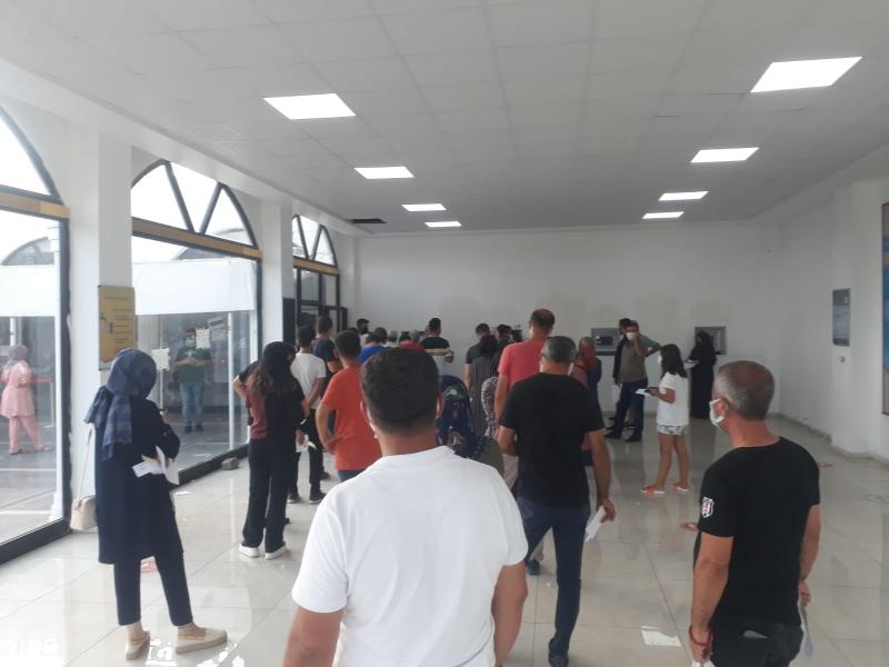 Gazi Yaşargil Eğitim ve Araştırma Hastanesi Covid test kuyruğu.jpeg