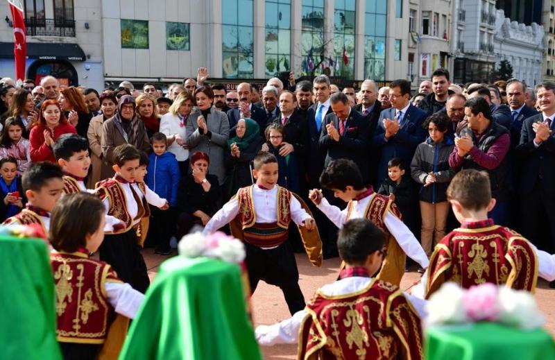 istanbul taksim 23  nisan tören.jpg