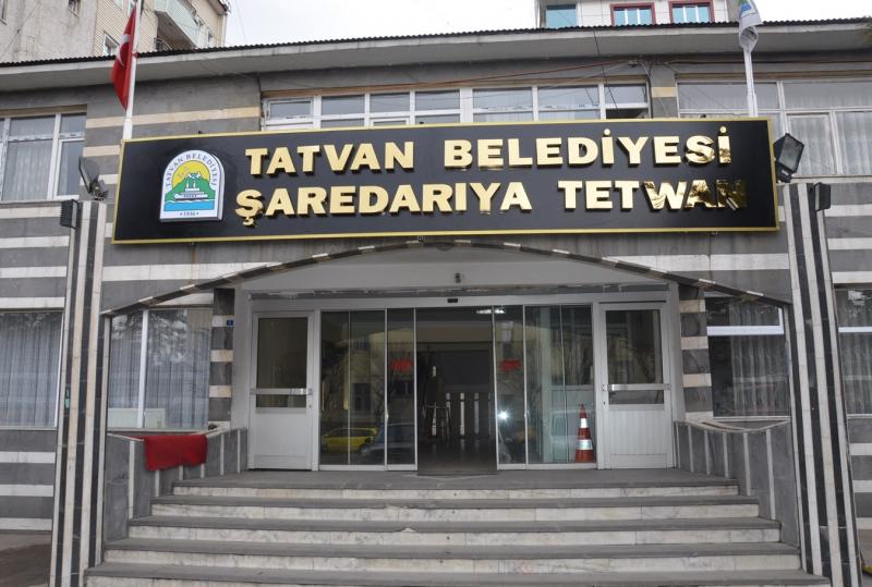 tatvan belediyesi kürtçe tabela Independent Türkçe.jpg