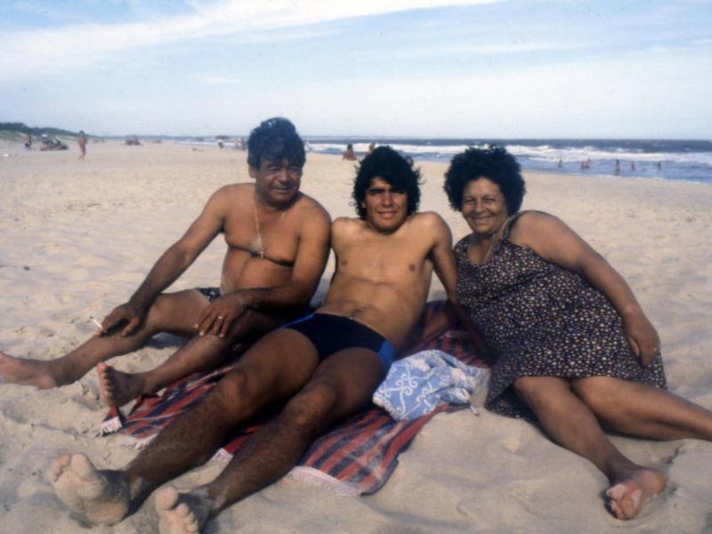 Maradona ailesi.jpg