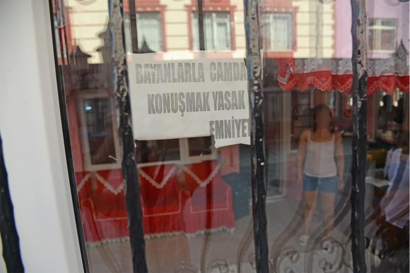 taksim gay bar anne ve lucy decinque