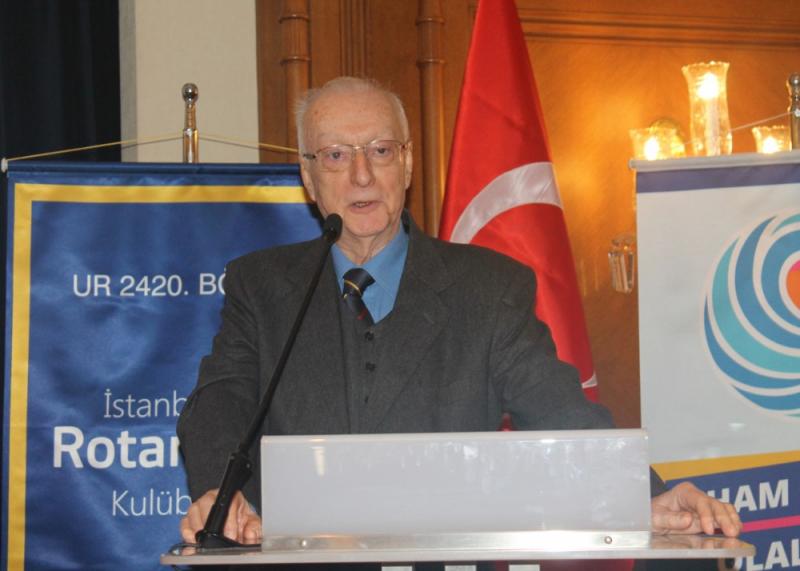 Uluç Özülker İstanbul Rotary.jpg