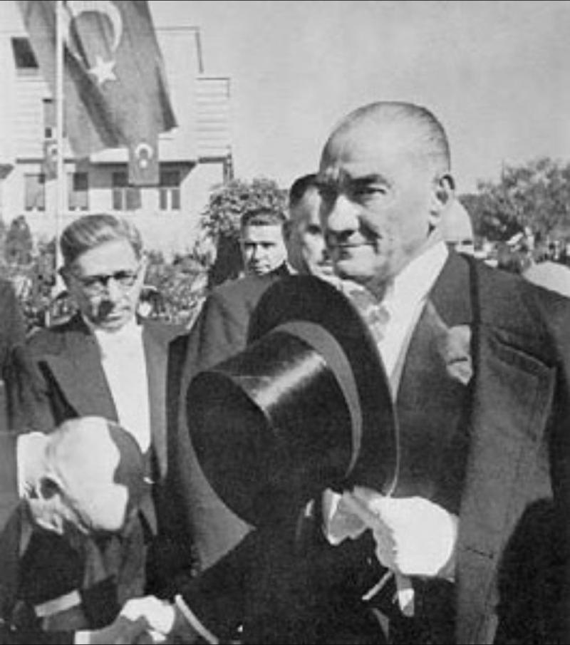 Atatürk Cumhuriyet bayramı kutlamaları ankara 1937.jpg