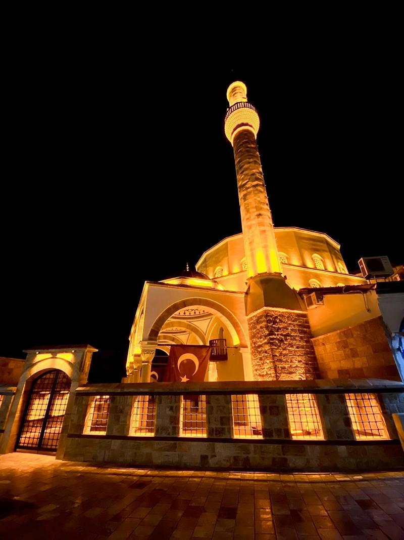 tarihi cami simdi arnavutlar