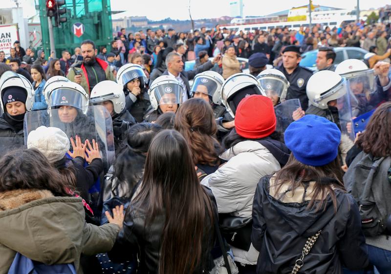 kadıköy las tesis protestosu AA (2).jpg
