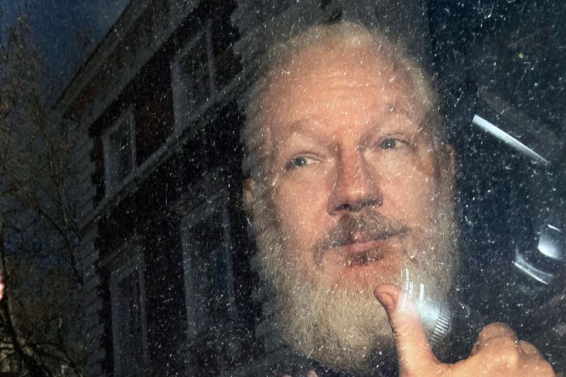 Assange AP.jpg