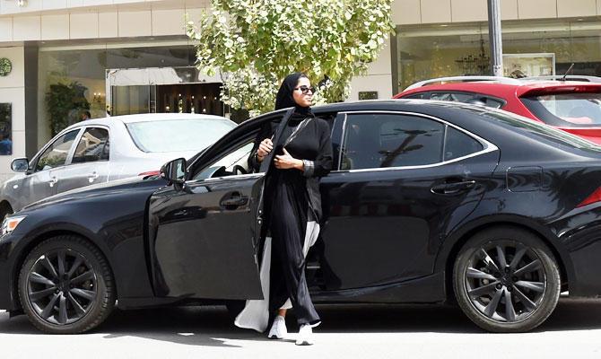 suudi kadın araba AFP.jpg