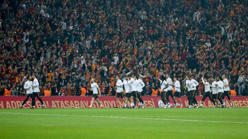 Galatasaray tribün- AA.jpg