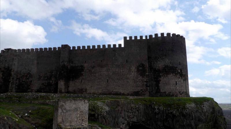 DİYARBAKIR SUR BAZALT1.jpg