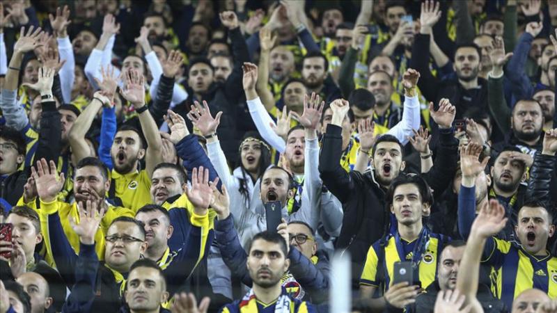 Fenerbahçeli taraftarlar - AA.jpg